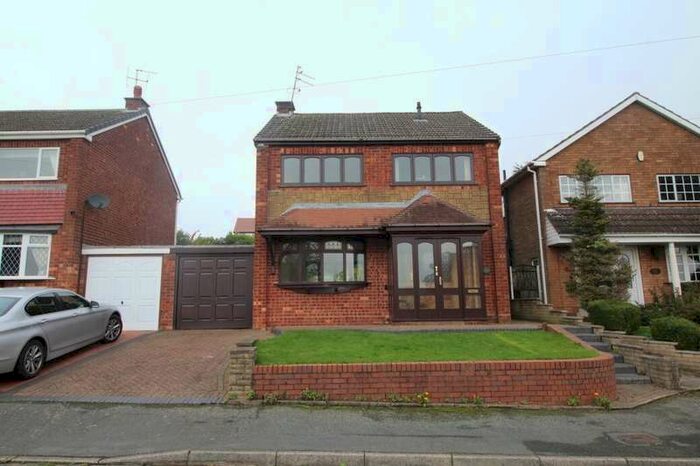 3 Bedroom Detached House To Rent In High Arcal Drive, Dudley, DY3