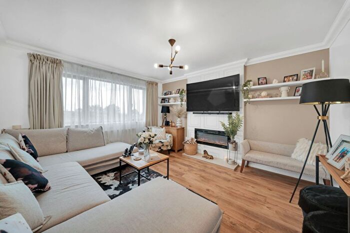 4 Bedroom Semi-Detached Bungalow For Sale In Fell View, Burnley, BB10