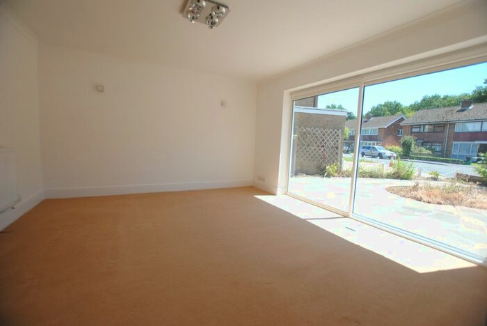 2 Bedroom Detached Bungalow To Rent In Old Fox Close, Caterham, CR3