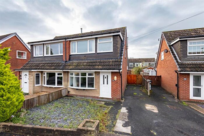 3 Bedroom Semi-Detached House For Sale In Hazelwood Close, Leyland, PR25
