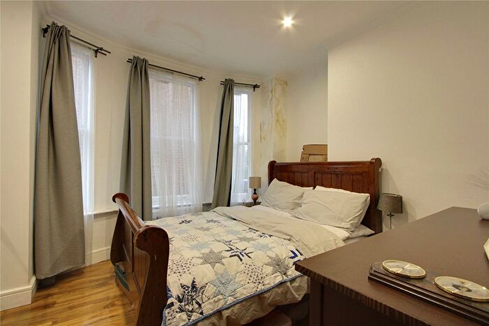 1 Bedroom Flat To Rent In Grasmere House, Cargate Avenue, Aldershot, Hampshire, GU11