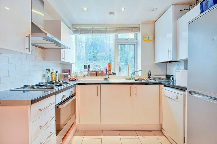 1 Bedroom Flat To Rent In Rockley Court, Shepherd's Bush, London, W14