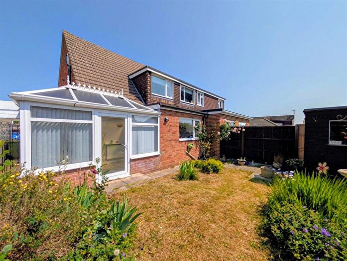 3 Bedroom Semi-Detached House For Sale In Cavendish Avenue, Churchdown, Gloucester, GL3