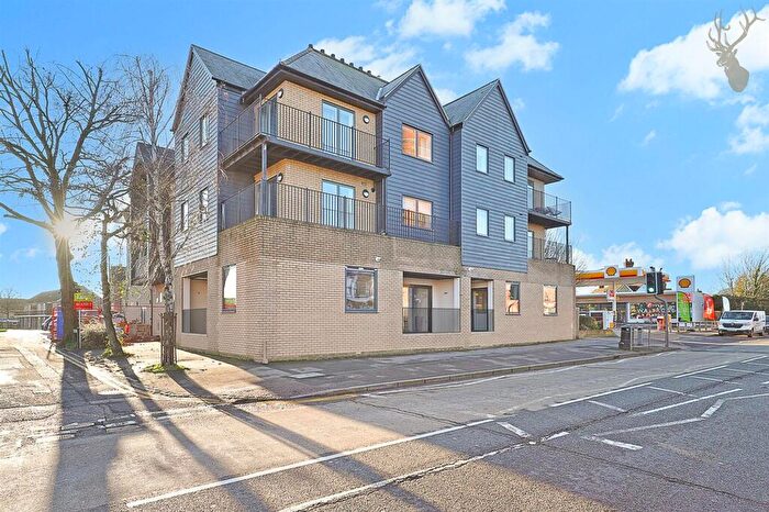 1 Bedroom Flat For Sale In Half Moon Lane, Epping, CM16