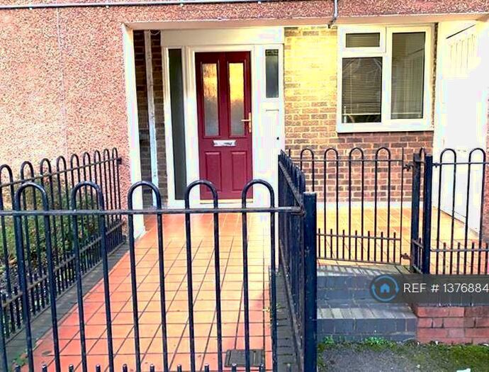 3 Bedroom Maisonette To Rent In Taurus Close, Leicester, LE2