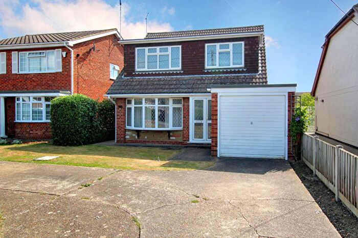 3 Bedroom Detached House For Sale In Nevendon Road, Wickford, SS12