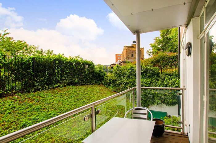 2 Bedroom Flat To Rent In Myddelton Passage, Clerkenwell, London, EC1R