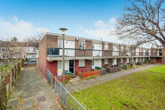 1 Bedroom Flat To Rent In Hartville Road, Plumstead SE18