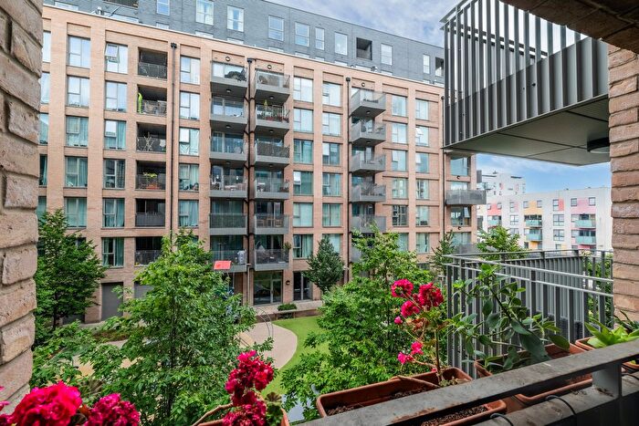 3 Bedroom Flat For Sale In Thomas Road, London, E14