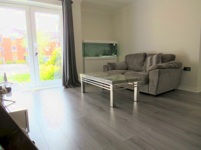 2 Bedroom Apartment To Rent In Chequers Field, Welwyn Garden City, AL7