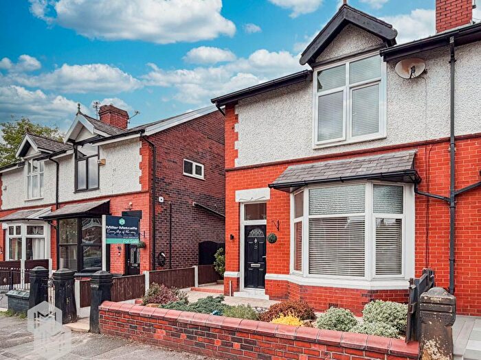 3 Bedroom Semi-Detached House For Sale In Lowes Road, Bury, BL9