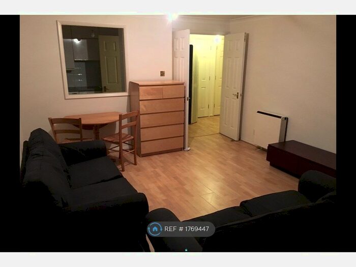 2 Bedroom Flat To Rent In Jardine Road, London, E1W
