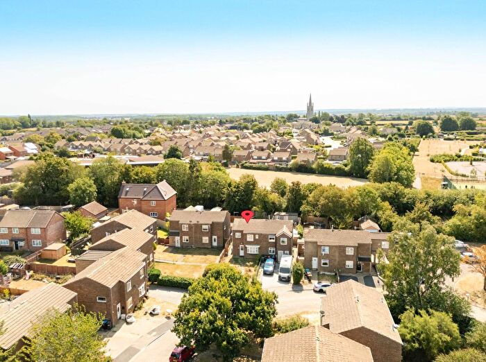 3 Bedroom Semi-detached House For Sale In Williams Close, Hanslope, MK19