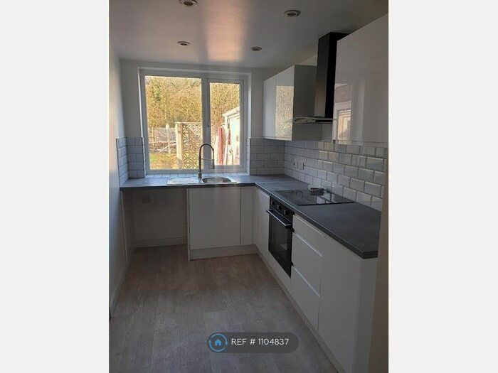 2 Bedroom Semi-Detached House To Rent In Merryfield Road, Dudley DY1