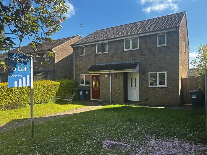 3 Bedroom Semi-Detached House To Rent In Peacocks Close, Banbury, Oxfordshire, OX17