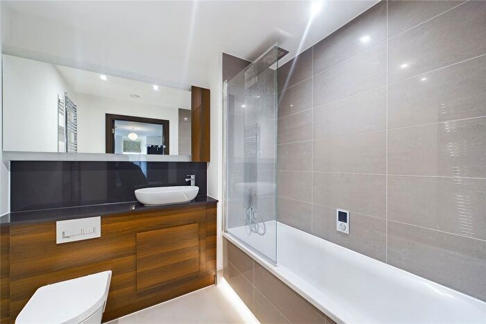 1 Bedroom Flat To Rent In Riverside View, Berkeley Avenue, Reading, Berkshire, RG1