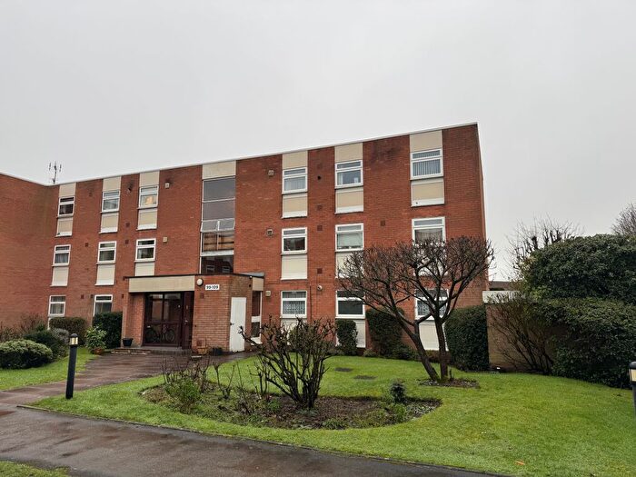 2 Bedroom Flat For Sale In Touchwood Hall Close, Solihull, B91