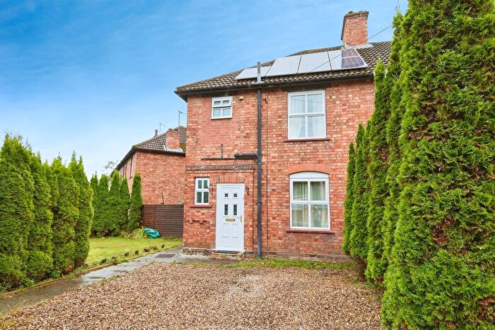 3 Bedroom End Of Terrace House For Sale In Northfield Road, Burton-On-Trent, DE13