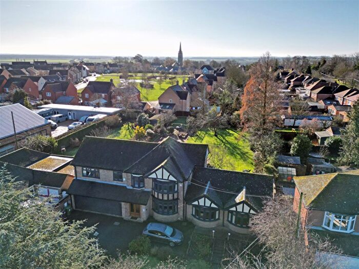 4 Bedroom Detached House For Sale In Broadway, Yaxley, Peterborough, PE7