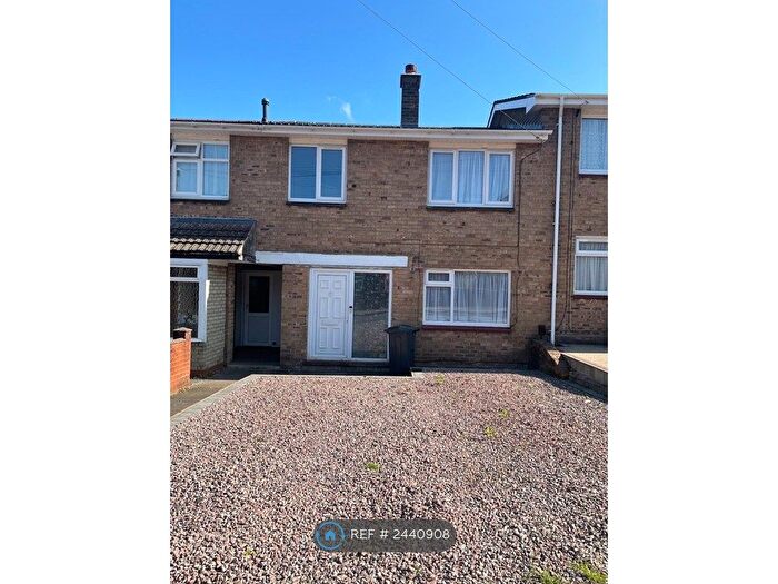 3 Bedroom Terraced House To Rent In Toll House Road, Birmingham, B45