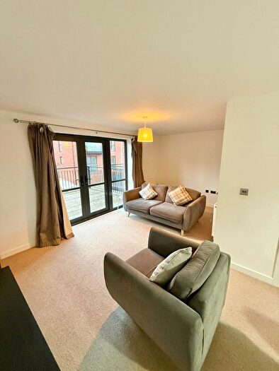 3 Bedroom Town House To Rent In Langdon Road, St. Thomas, Swansea, SA1