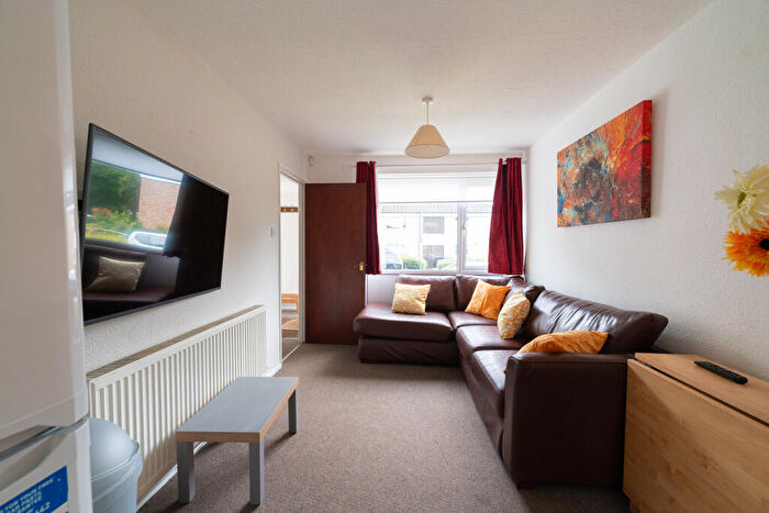 5 Bedroom House To Rent In Leahurst Crescent, Harborne, West Midlands, B17