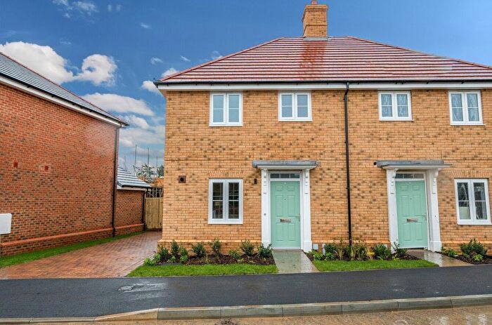 2 Bedroom Semi Detached House To Rent In Moorhen Close, Fordingbridge, Hampshire, SP6