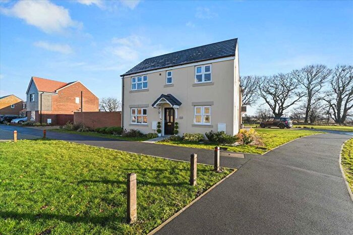 3 Bedroom Detached House For Sale In Shingle Way, Clacton On Sea, CO16