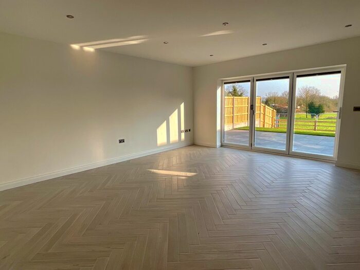 2 Bedroom Detached Bungalow For Sale In Nuttall Close, Yelvertoft, NN6