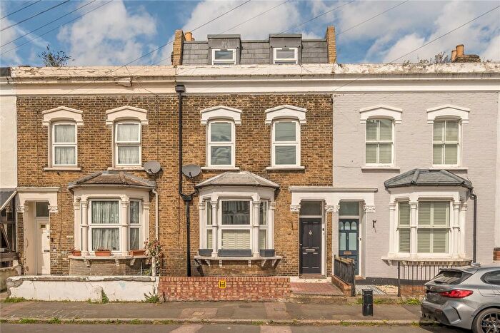 2 Bedroom Flat To Rent In Elverson Road, London, SE8