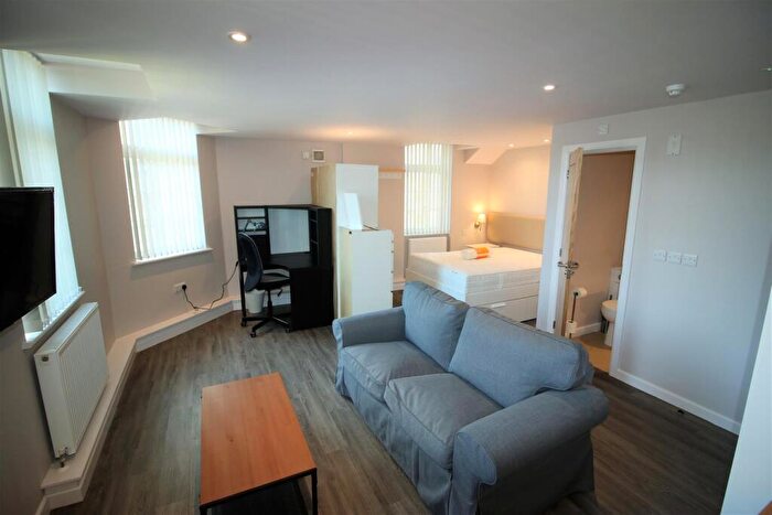 1 Bedroom Private Hall To Rent In James Lane, LA1