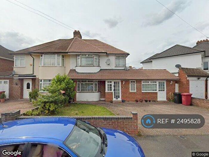 4 Bedroom Semi-Detached House To Rent In Parkland Avenue, Slough, SL3