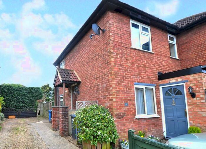 2 Bedroom Maisonette To Rent In Brunel Road, Maidenhead, Berkshire, SL6