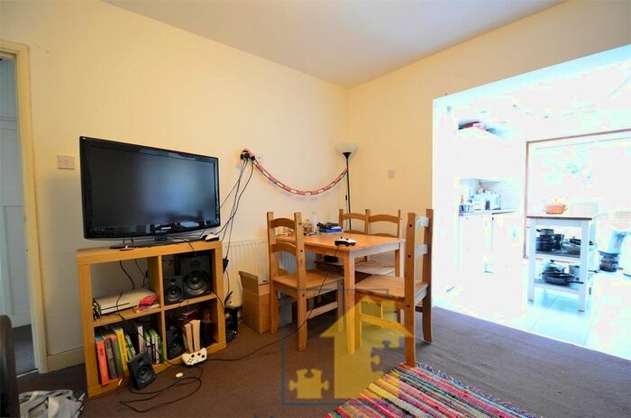 5 Bedroom Semi-Detached House To Rent In Flexible Start Date Selly Oak, Birmingham, B29