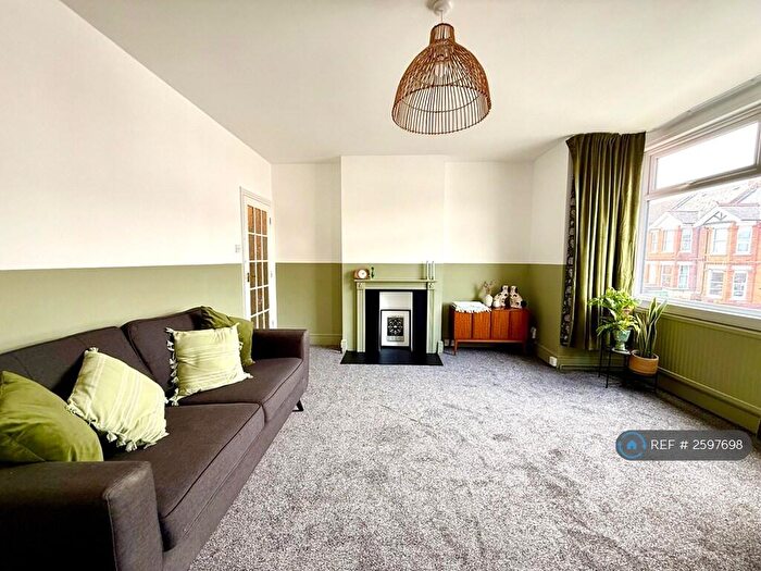 2 Bedroom Flat To Rent In Surrenden Road, Folkestone, CT19