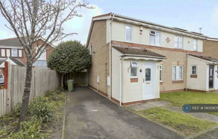 3 Bedroom Semi-Detached House To Rent In Tom Paine Close, Braunstone, Leicester, LE3