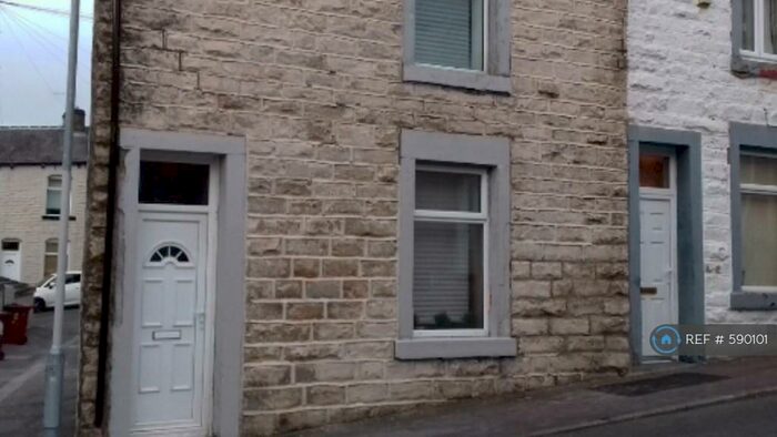 2 Bedroom End Of Terrace House To Rent In Penistone Street, Burnley, BB12