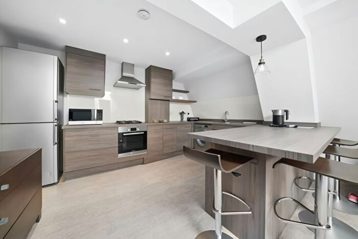 2 Bedroom Flat To Rent In Camden Road, Holloway, N7