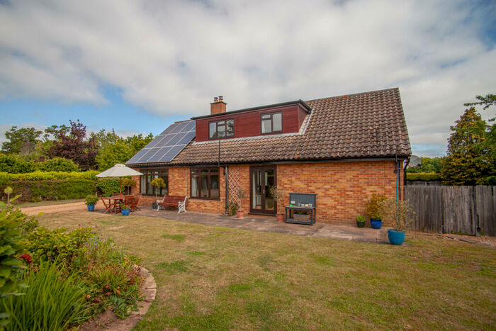 4 Bedroom Detached Bungalow For Sale In Old Church Road, Melton, IP13