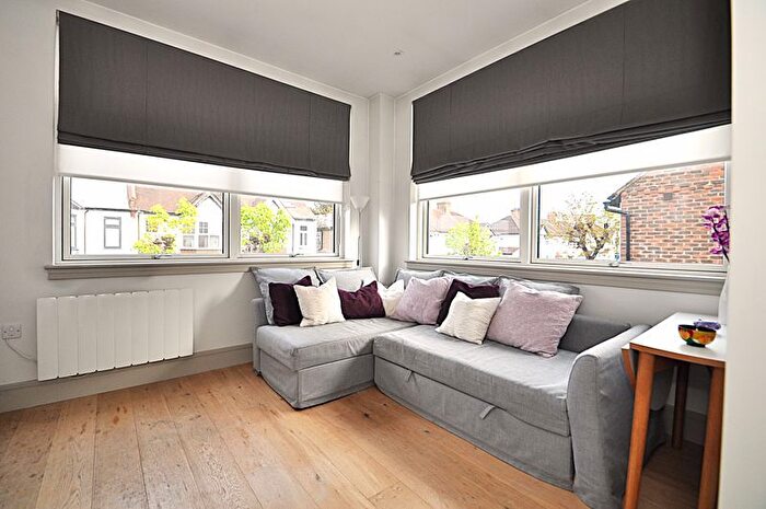 Studio For Sale In Britannic House, Burlington Road, New Malden, KT3