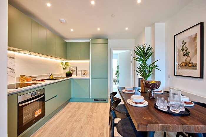 2 Bedroom Flat For Sale In Marshgate Lane, Stratford - Newham, E15