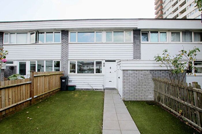 3 Bedroom Property To Rent In Ferraro Close, Heston, Hounslow, TW5