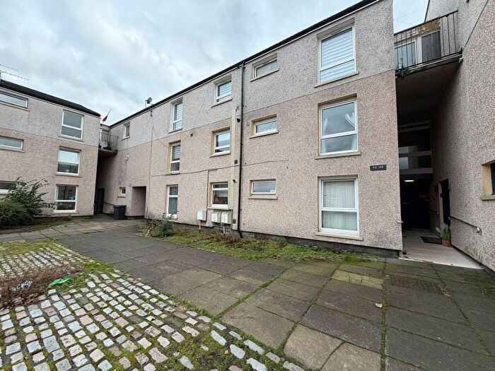 2 Bedroom Flat To Rent In Oak Road, Glasgow, G67