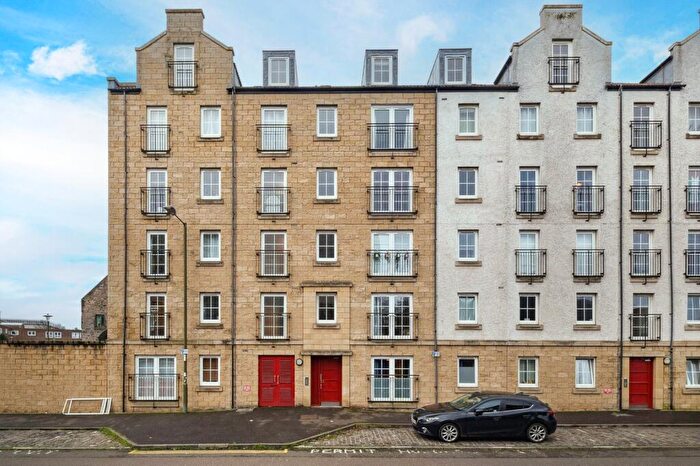 2 Bedroom Apartment For Sale In Giles Street, Edinburgh, EH6