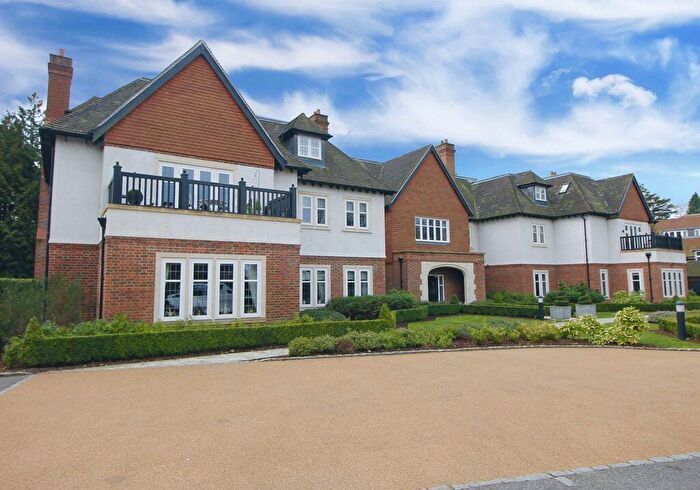 3 Bedroom Apartment For Sale In Brackenwood, Walton On The Hill, KT20