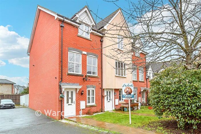 3 Bedroom End Of Terrace House For Sale In Mercer Close, Larkfield, Kent, ME20