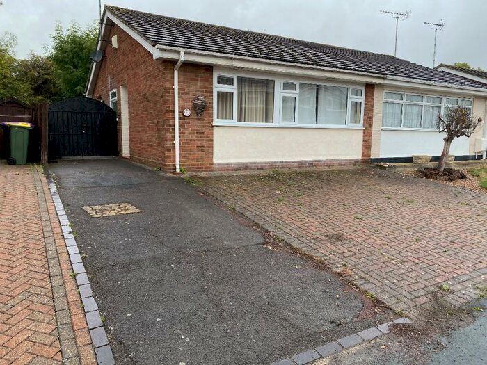 2 Bedroom Semi-Detached Bungalow To Rent In Devon Gardens, Rochford, Essex, SS4