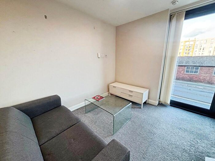 1 Bedroom Flat To Rent In Skinner Lane, Leeds, Uk, LS7