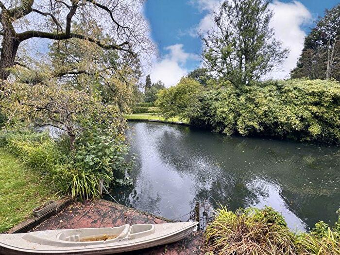 4 Bedroom Detached House For Sale In Abbottsbrook - Unique Opportunity, SL8