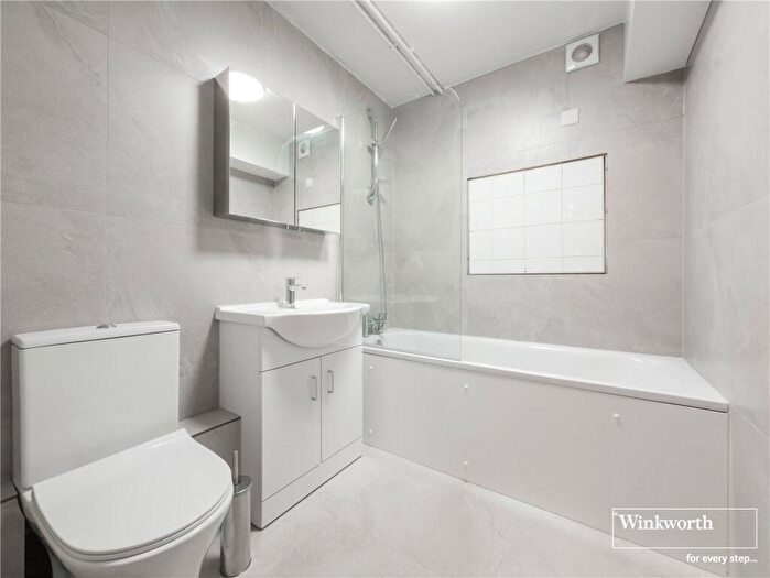 2 Bedroom Apartment To Rent In Masons House, - Valley Drive, Kingsbury, London, NW9